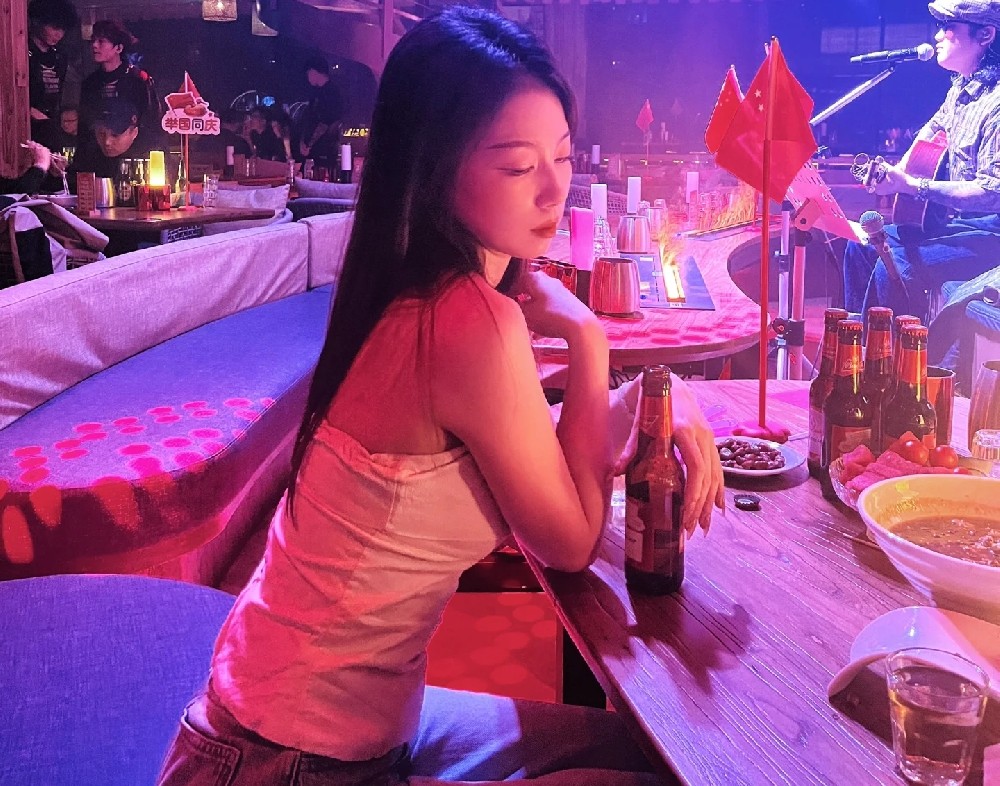 武汉夜生活的多样与魅力：从嗨翻派对到静谧夜景